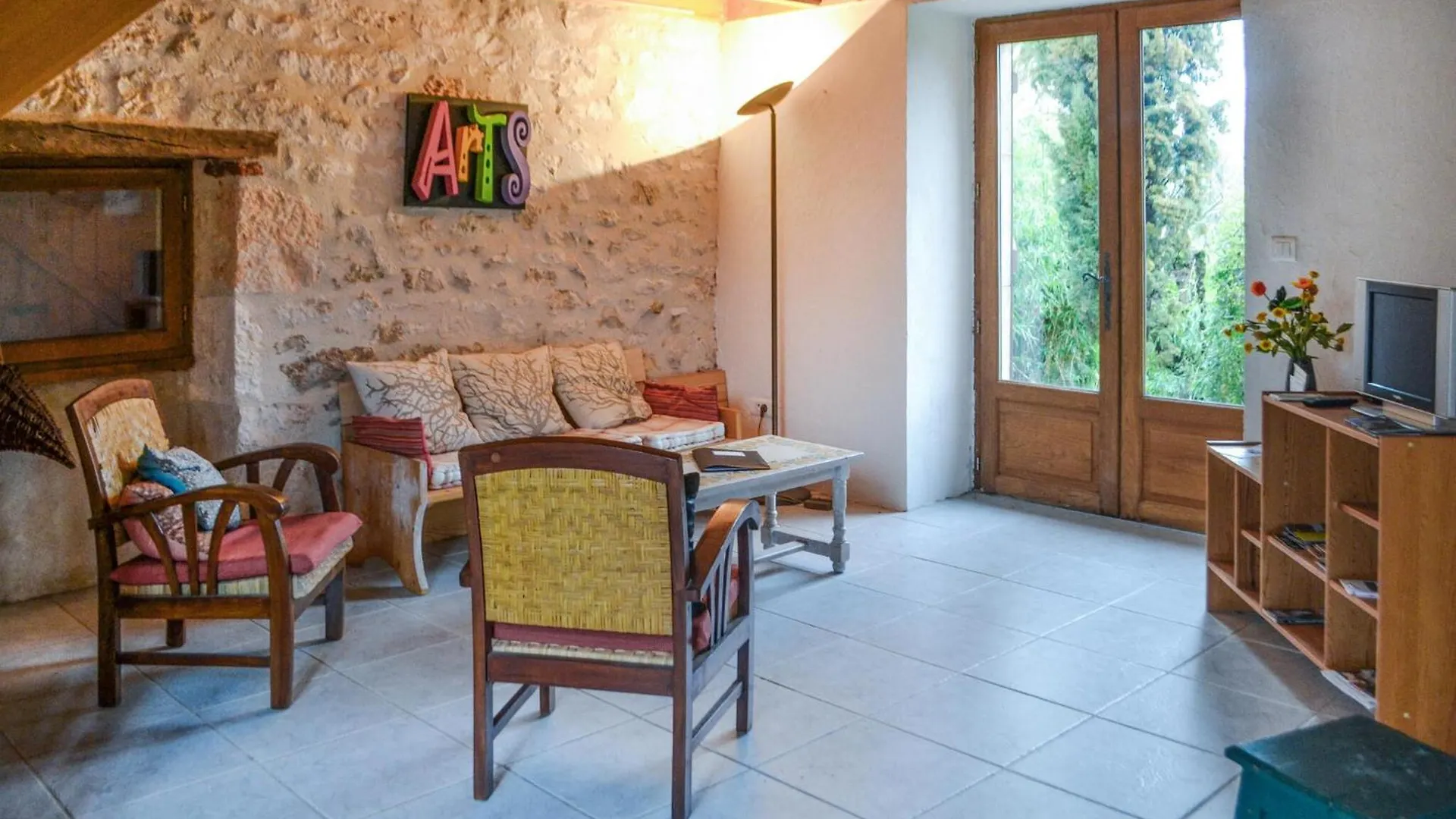 Awesome Home In Sauzet With Kitchen בית נופש